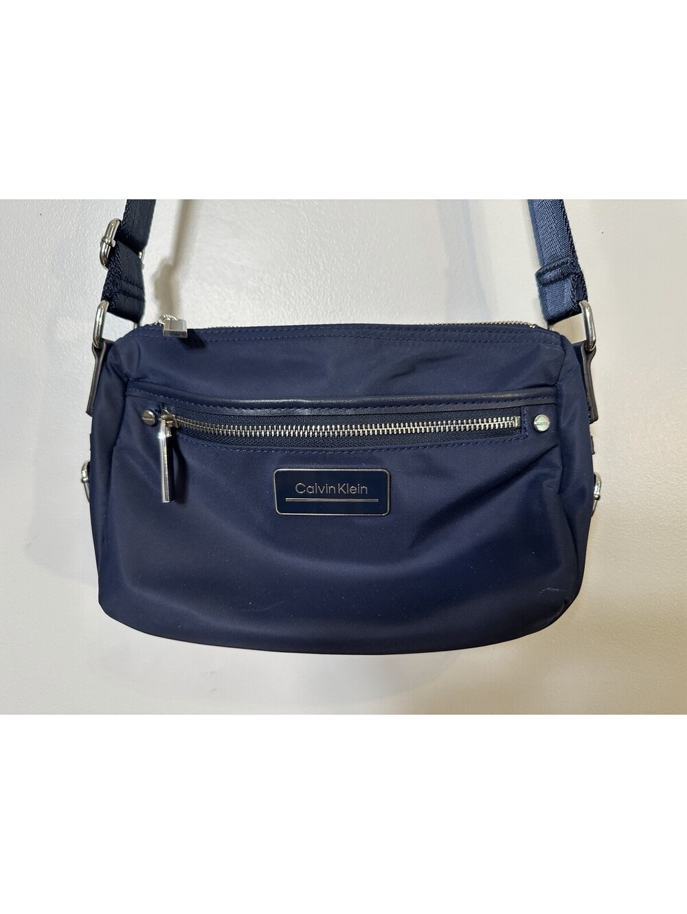 Calvin Klein Navy Blue Nylon Sussex Crossbody Bag Purse Zipper Pockets Travel